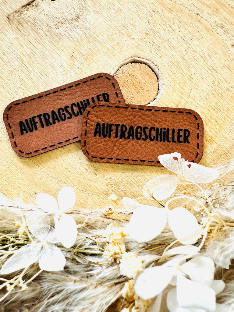 superweiches braunes Label mit Wort Auftrags chiller