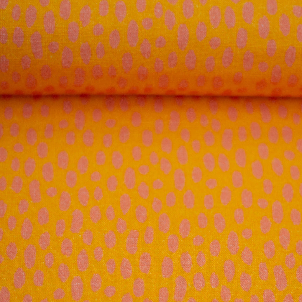 schöner Musselin Stoff in Orange mit Motiv Brush Ballen