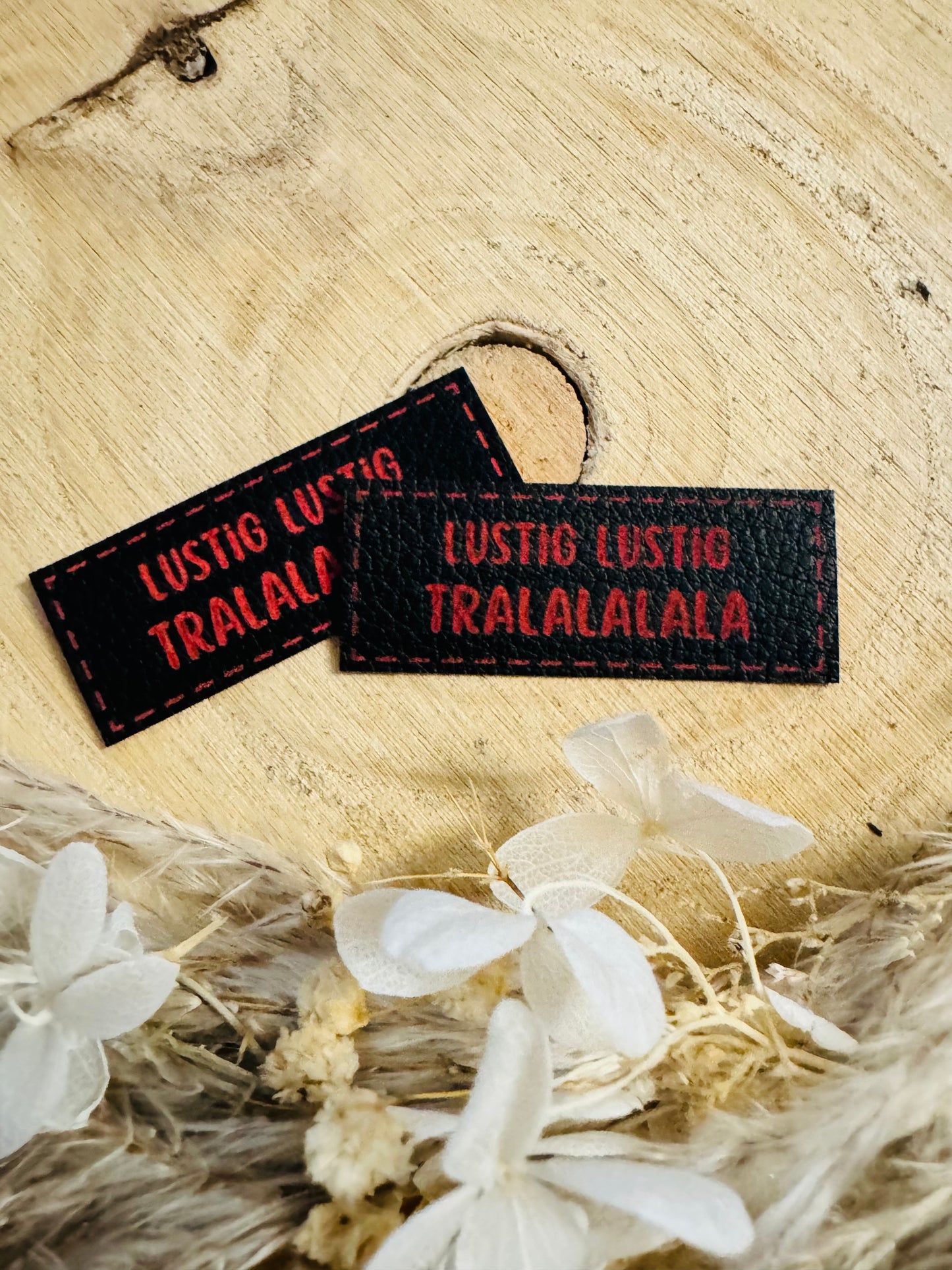 Kunstlederlabel tralalala rot