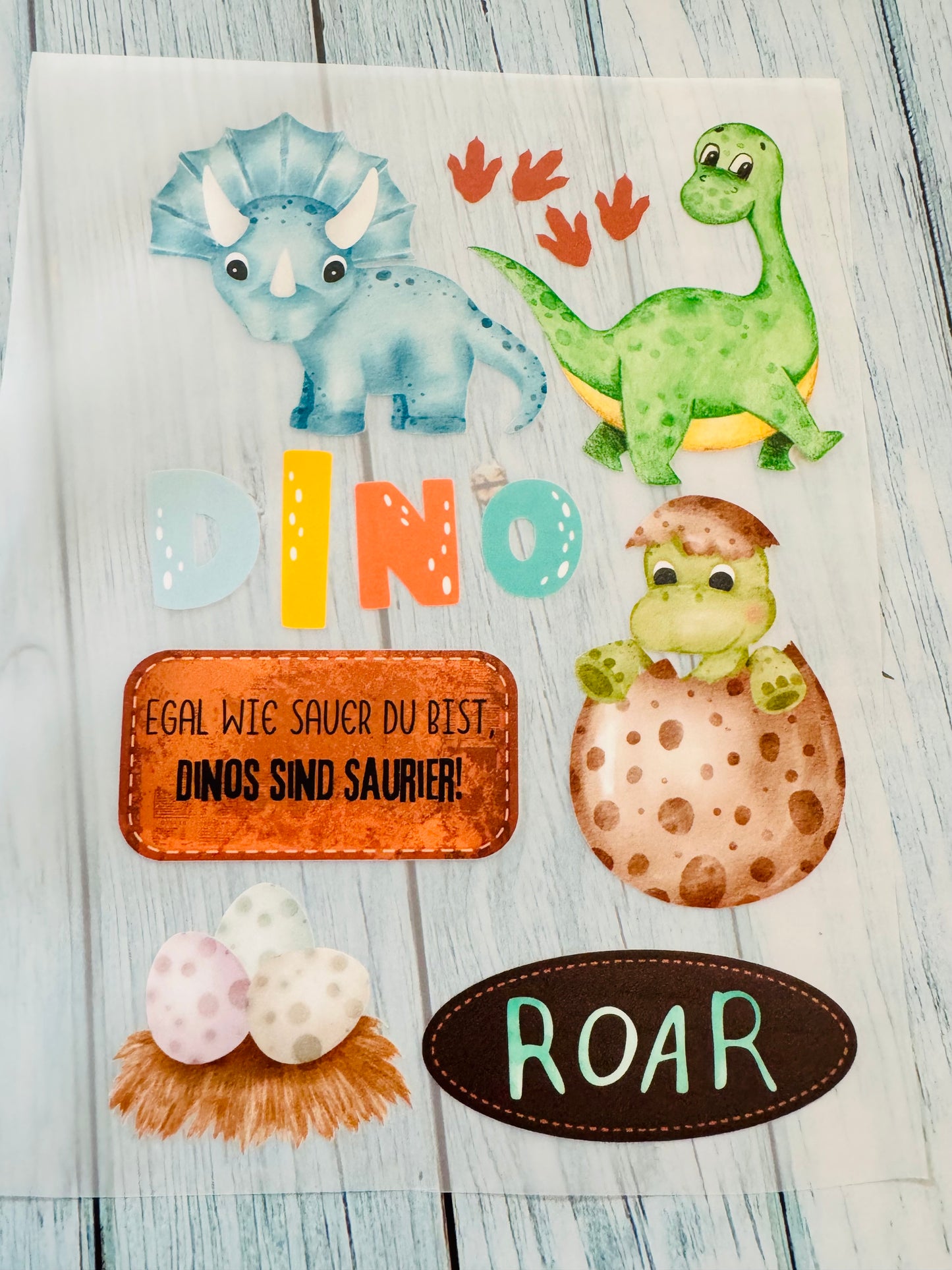 Bügelbild Bogen mit Baby Dinos und coolen Sprüchen