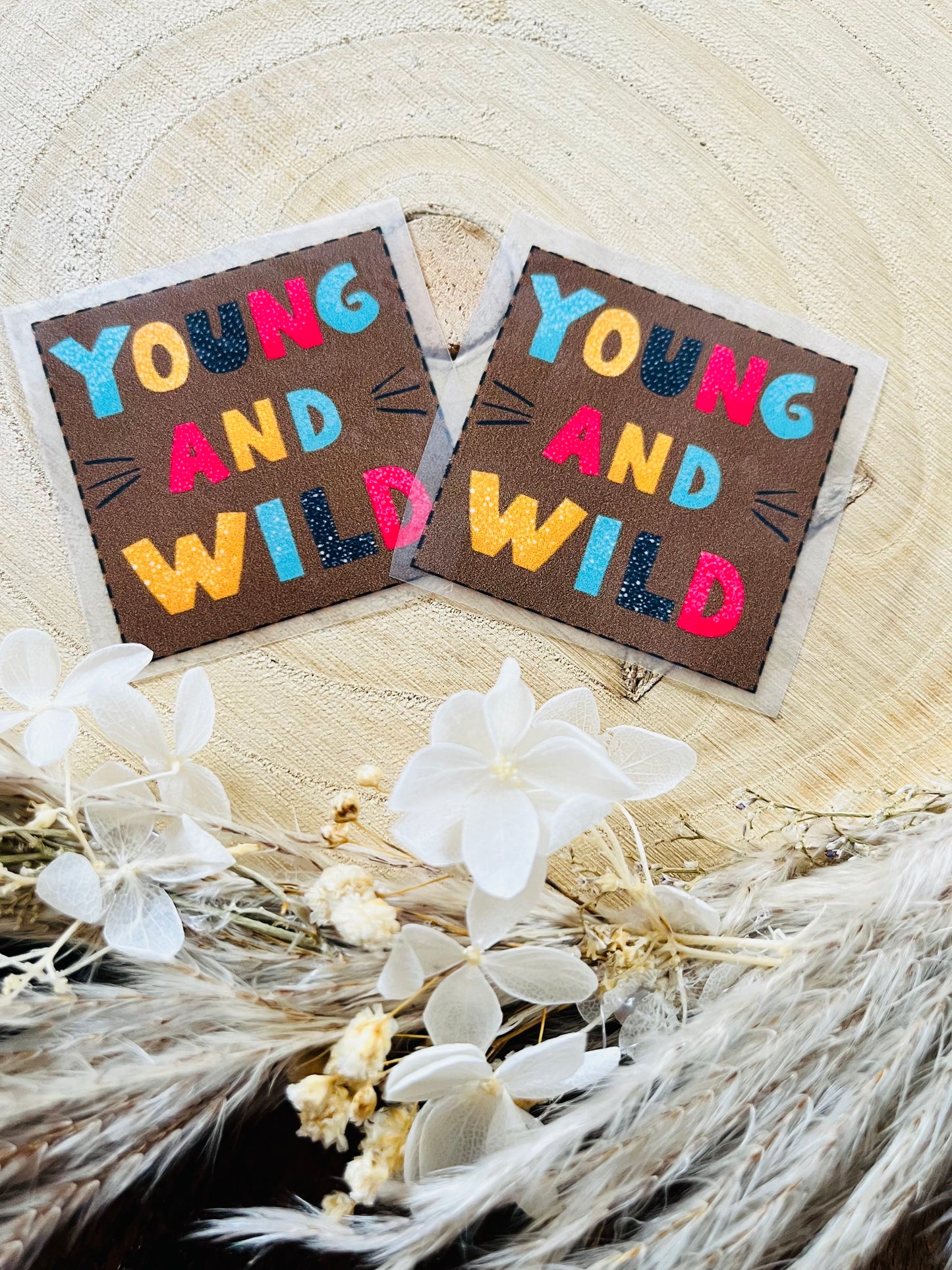 Bügellabel young and wild
