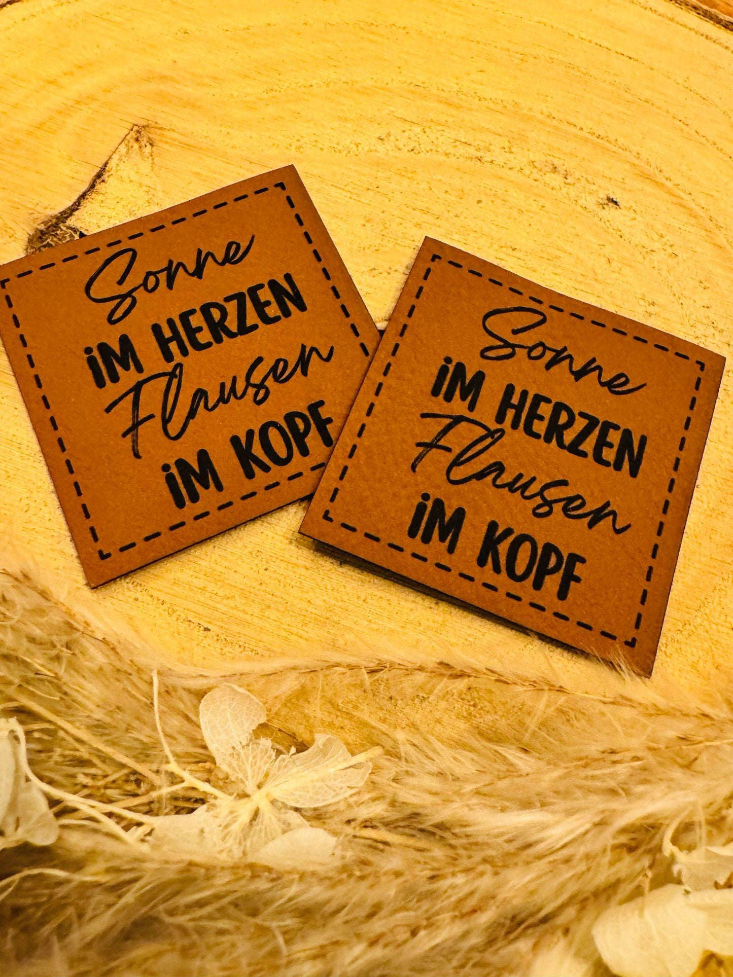 tolles superweiches braunes Kunstlederlabel mit dem Spruch Sonne im Herzen Flausen im Kopf