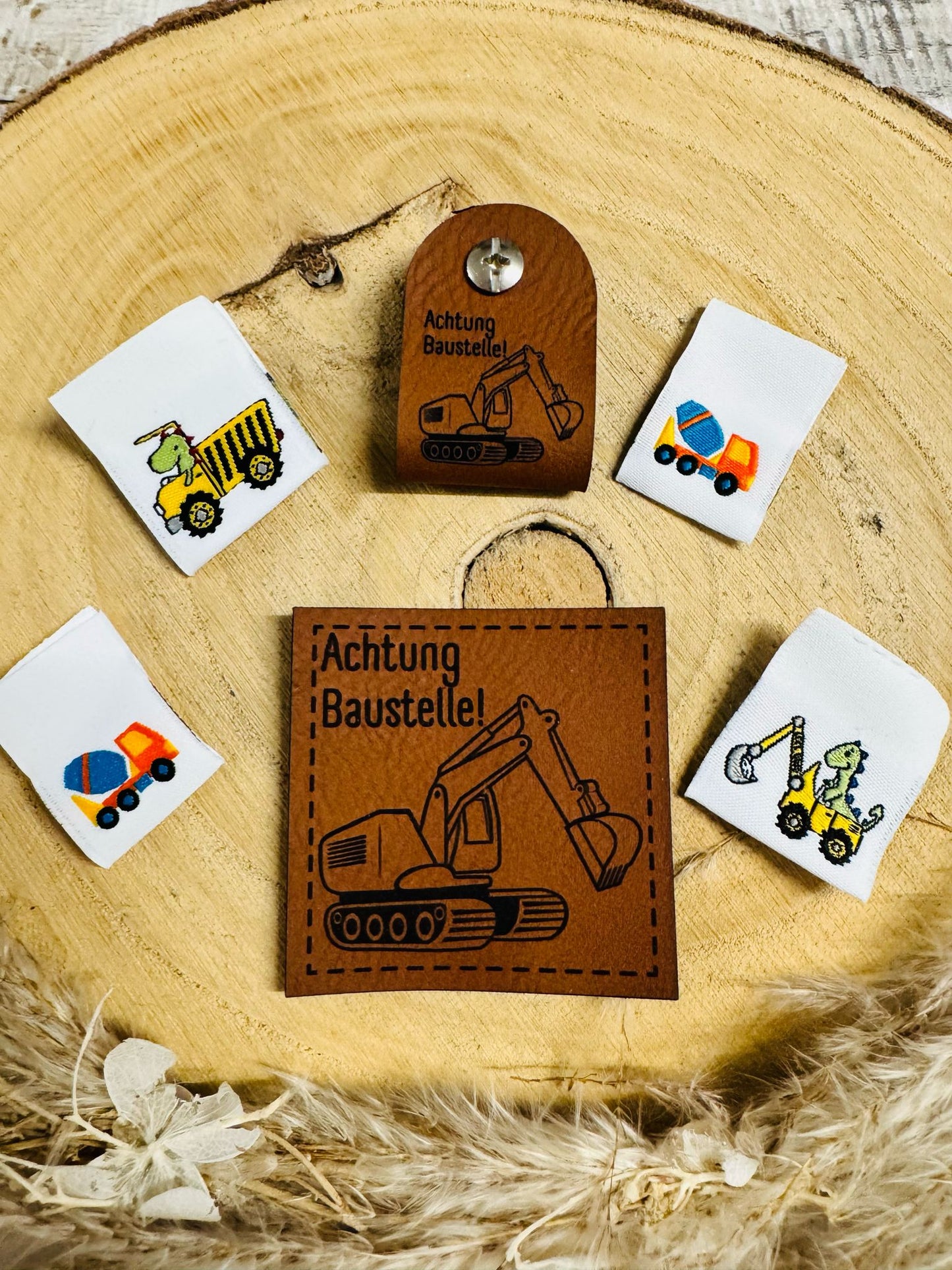 tolles Label Set mit verschiedenen Baufahrzeug Motiven