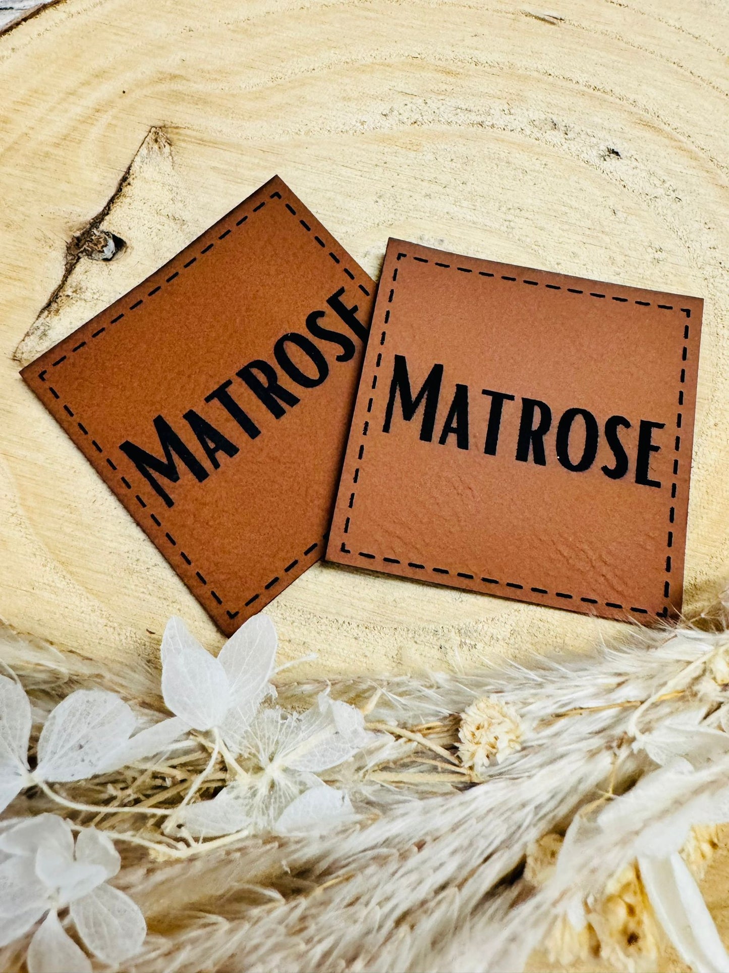 braunes PU-Label mit der Aufschrift Matrose