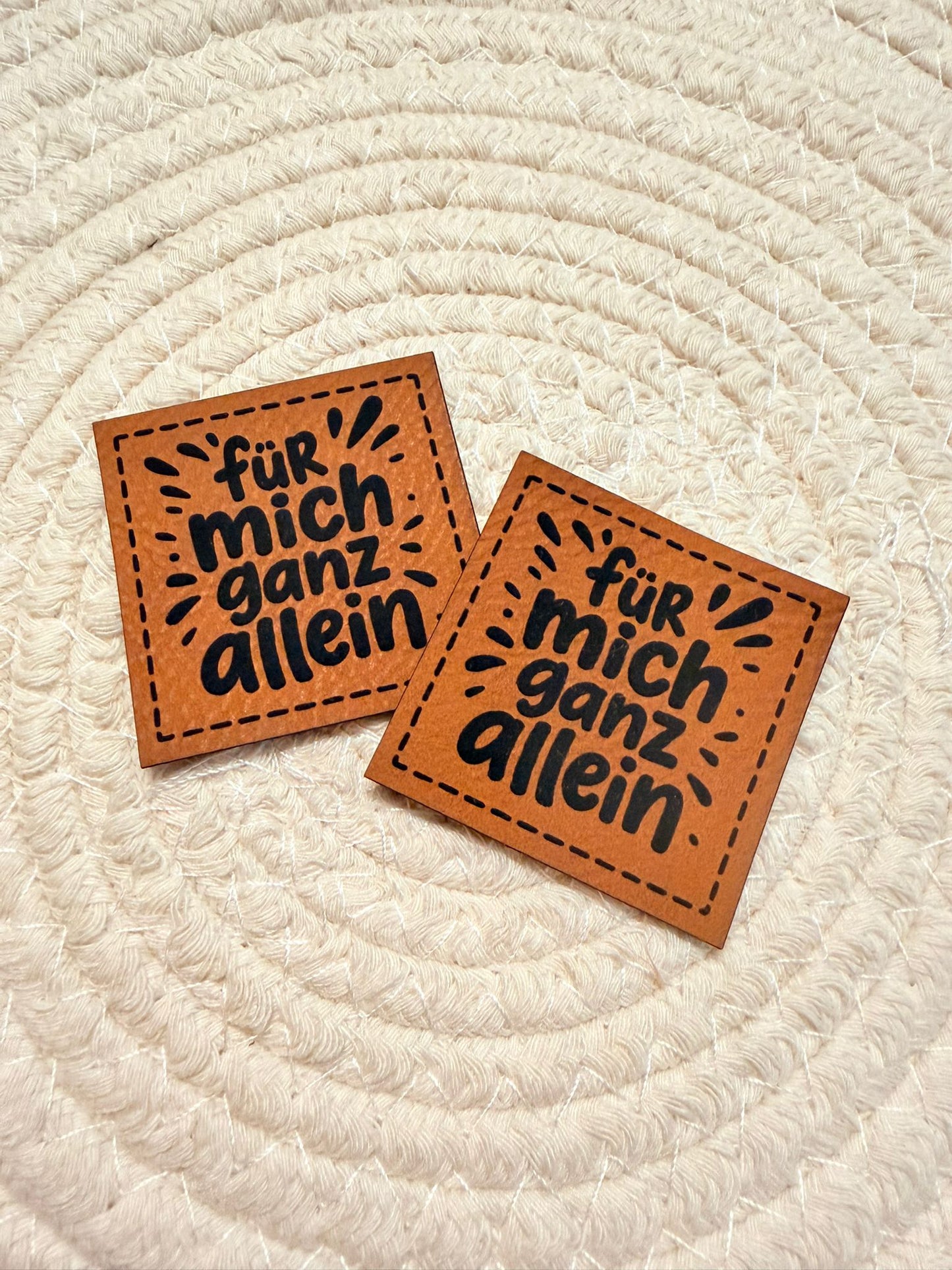 superweiches braunes Kunstlederlabel mit dem Spruch für mich ganz allein