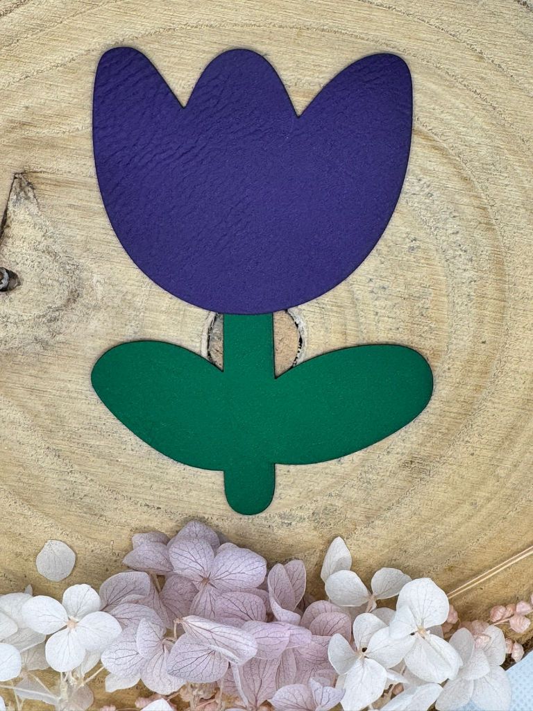 superweiches zweiteiliges Kunstlederlabel in Form einer Tulpe Stängel grün Blüte blau