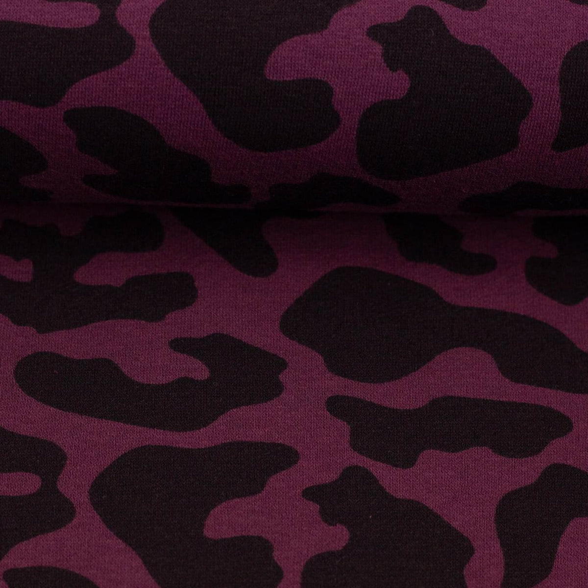 toller Kuschelsweat Stoff in der Ausführung Bordeaux/Schwarz Leomuster Detailbild