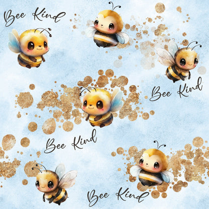 Stoff Jersey mit kleinen gelben Bienchen und Spruch Be Kind  auf blau aquarellen Hintergrund