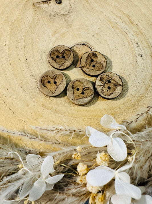 Kokosknopf rund mit einem abgebildeten Herz