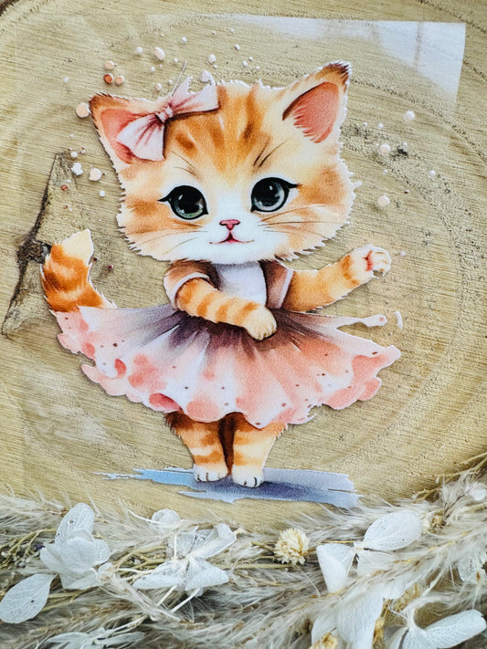 UV-Sticker mit einer kleinen tanzenden Ballerina Katze in Farbe rosa