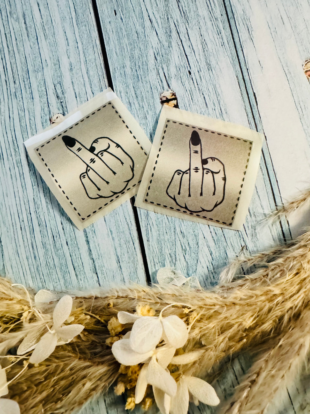 Bügellabel Reflektierend Silber - Mittelfinger!