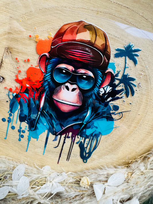 UV-Sticker mit einem coolen Affen mit Sonnenbrille und Käppi in Farbe blau aquaraell