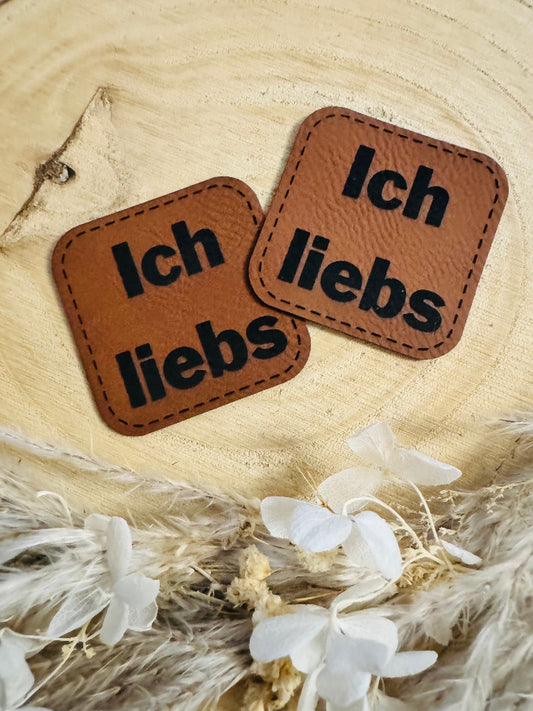 superweiches braunes Kunstlederlabel mit dem Spruch Ich liebs