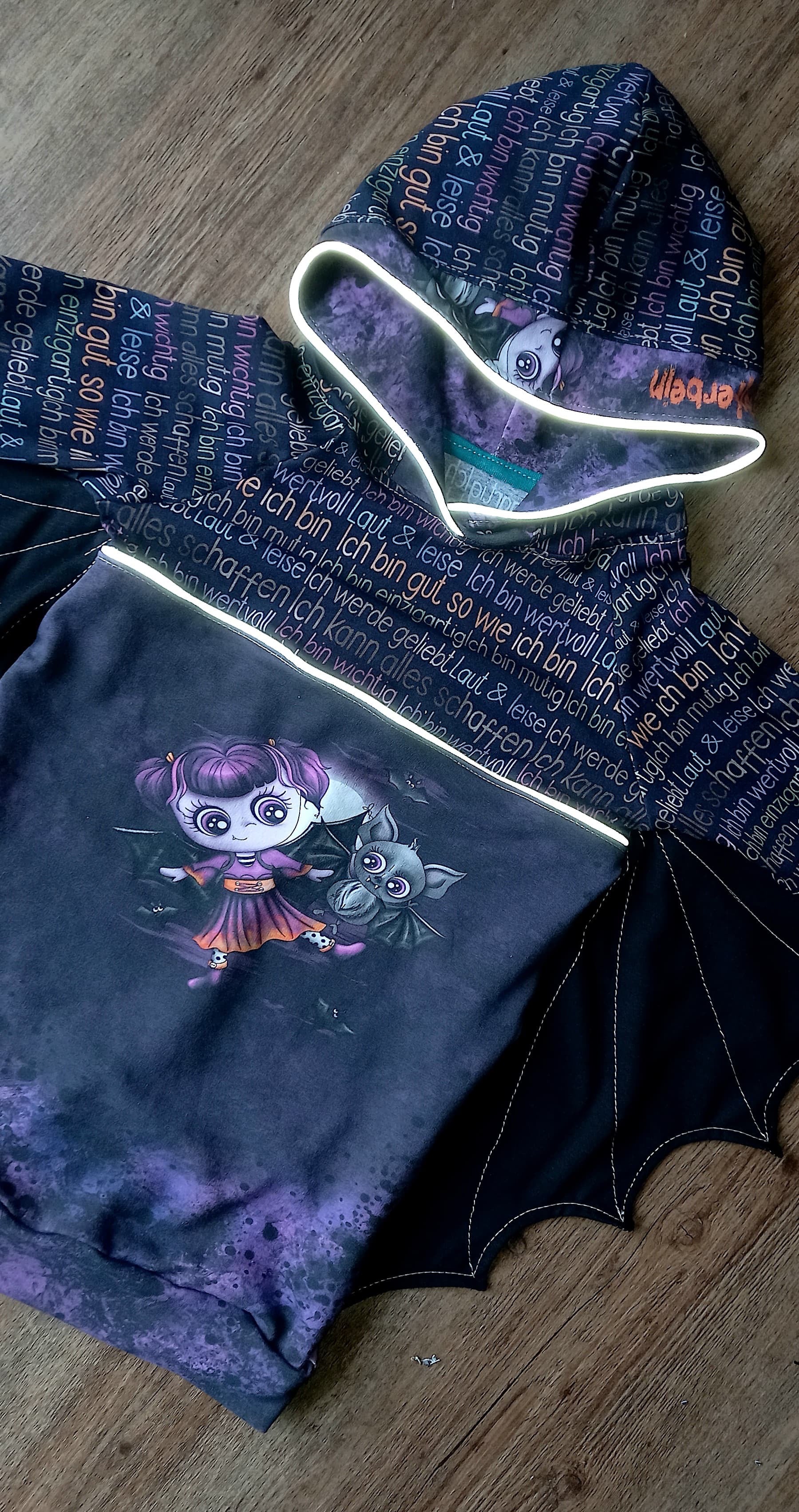 eine zweite Ansicht des wunderschönen Kapuzen Pullovers