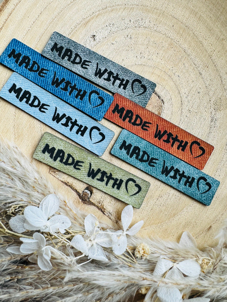 Label in Denim Optik mit dem Spruch Made with Love in 6 farben