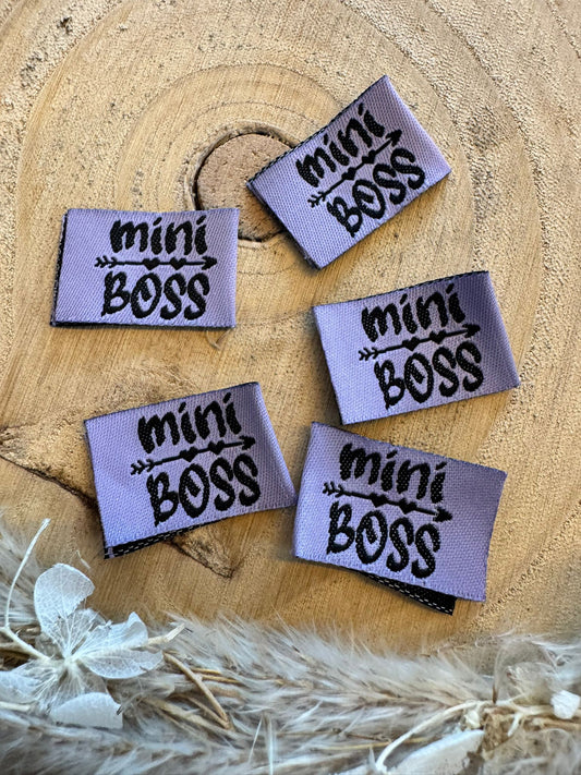 tolles Weblabel mit em Spruch Mini Boss in Lila