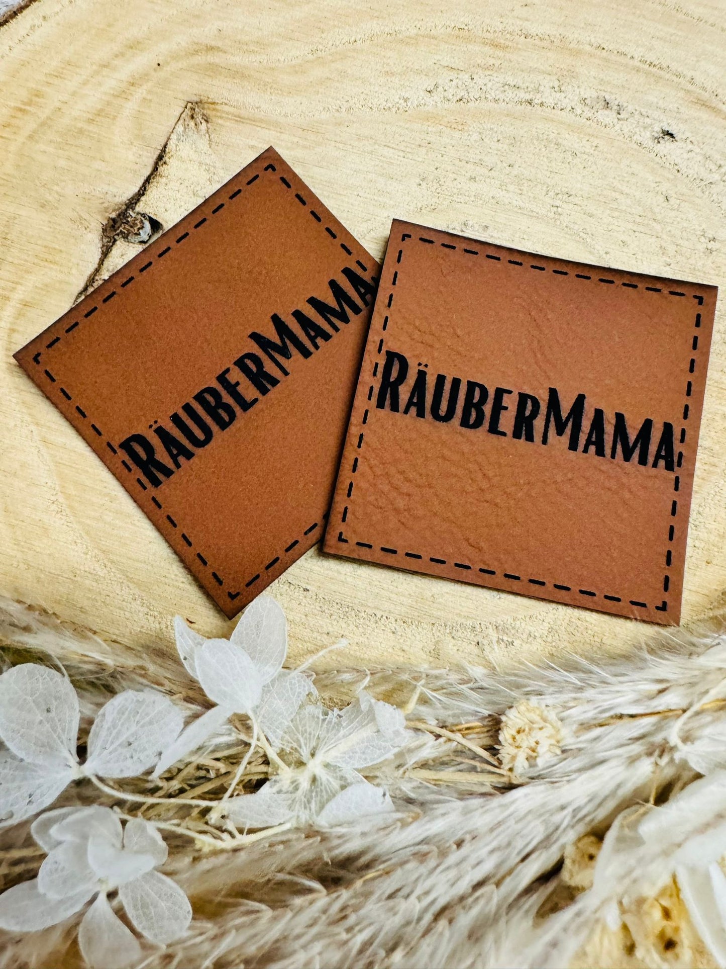 braunes PU-Label mit der Aufschrift Räubermama