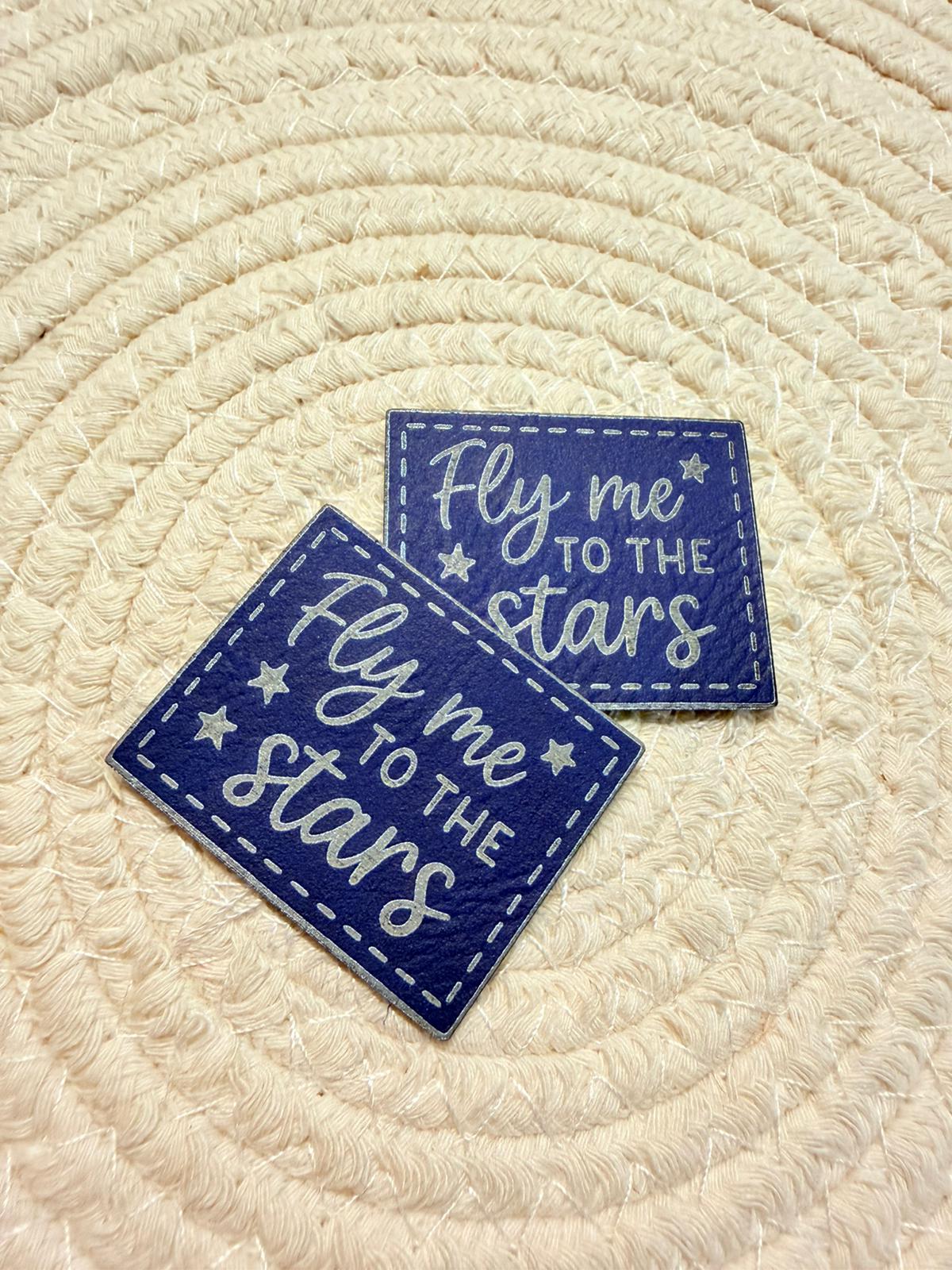 superweiches blaues Kunstlederlabel mit dem Spruch Fly me to the Stars
