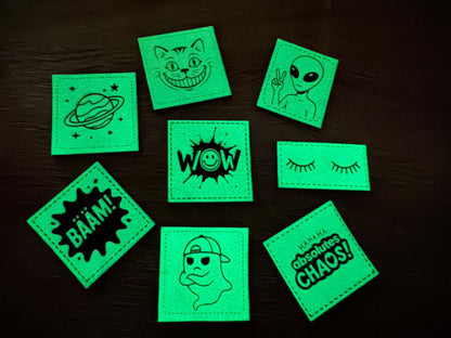 übersicht der neuen Bienenkinder Glow in the Dark Kunstleder Label, die im Dunkeln leuchten