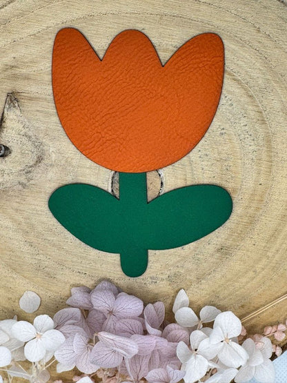 superweiches zweiteiliges Kunstlederlabel in Form einer Tulpe Stängel grün Blüte orange