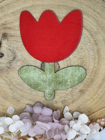 superweiches zweiteiliges Kunstlederlabel in Form einer Tulpe Sängel hellgrün Blüte hellrot