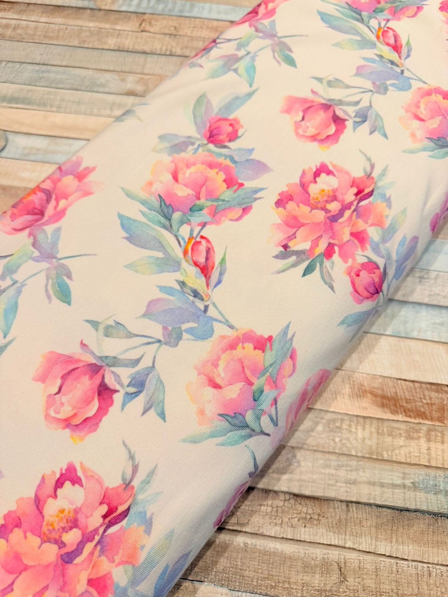 schöner French Terry Stoff mit floralem Muster Rosa