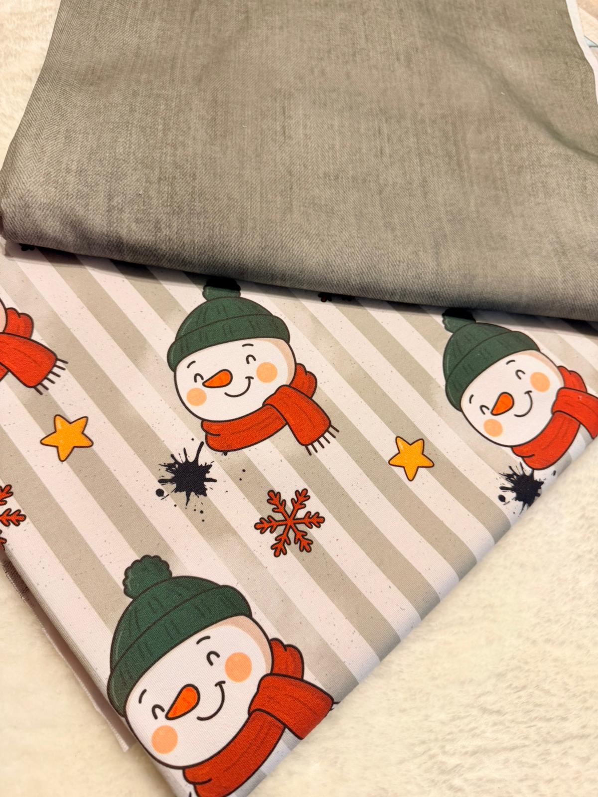 Rest Stoff Canvas VB Snowman mit grüner Mütze 100 cm